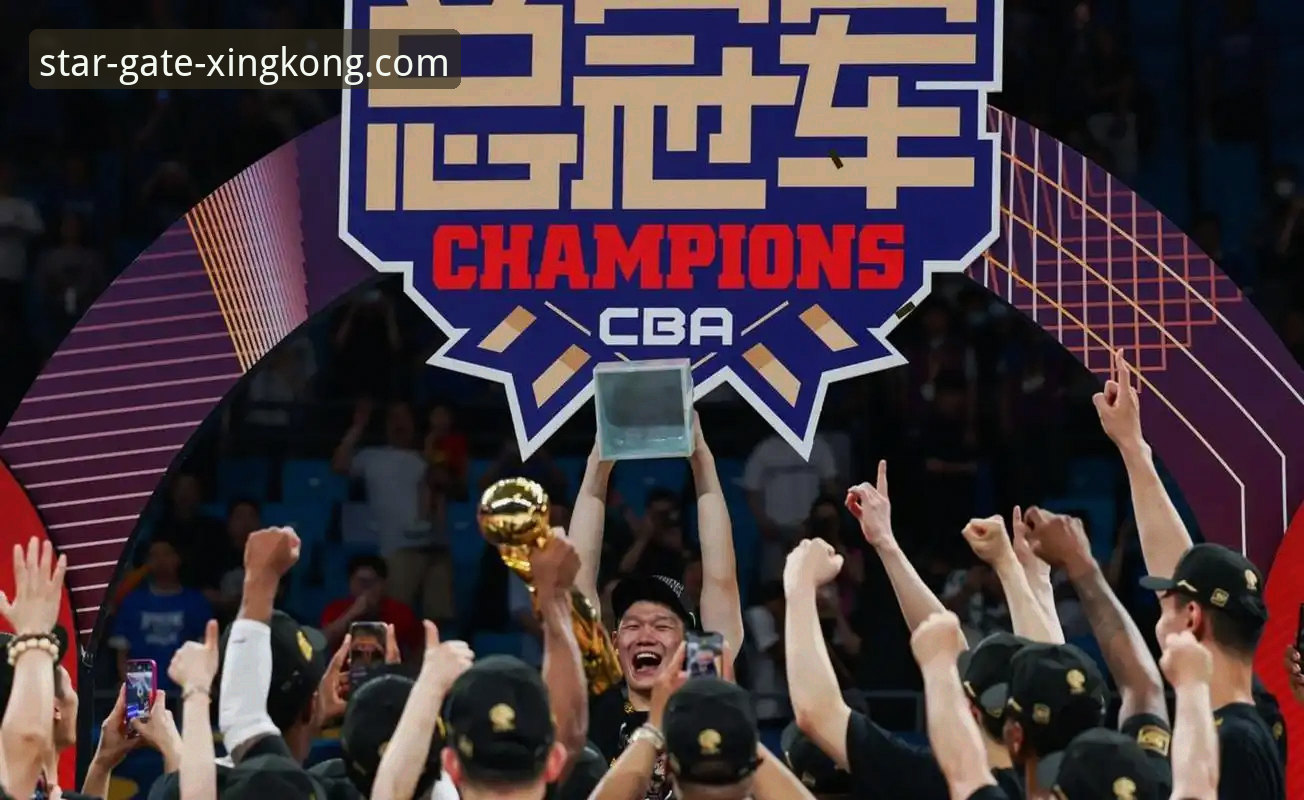 CBA榜首之争最新动态：上海队豪取12连胜，星空入口平台呈现流畅观赛体验